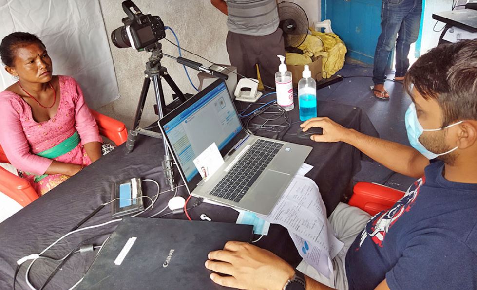 लोपोन्मुख वनकरिया समुदायले राष्ट्रिय परिचयपत्र बनाउँदै